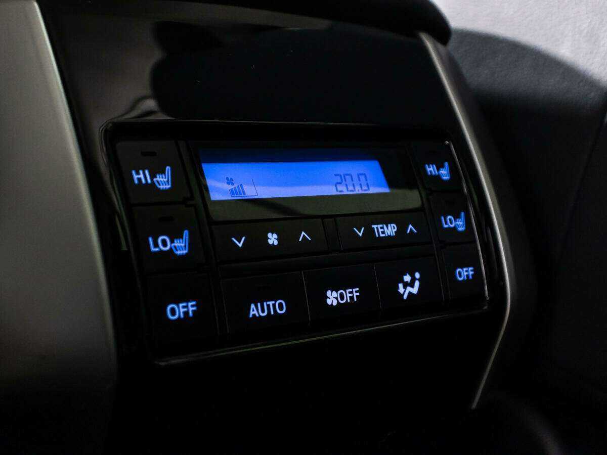 Toyota Land Cruiser Prado 2017 года с пробегом. Фото: #24