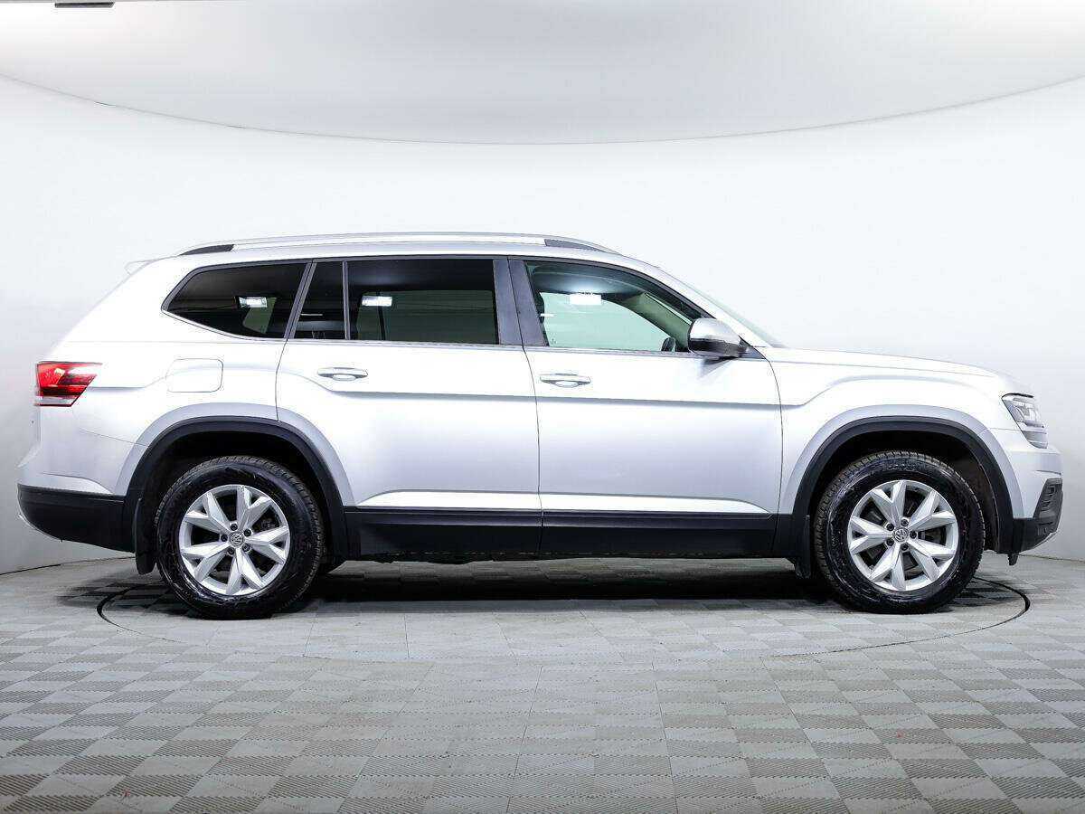 Volkswagen Teramont 2018 года с пробегом. Фото: #3