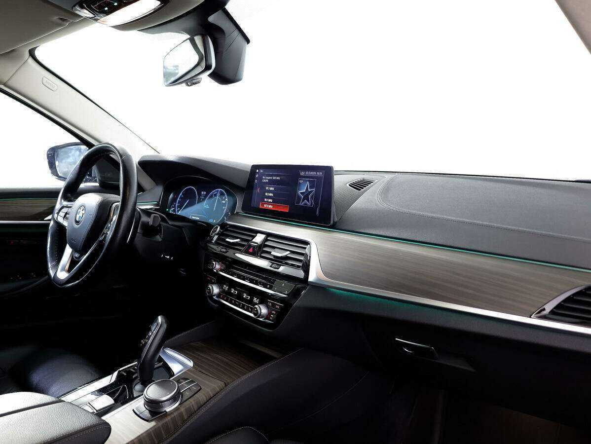 BMW 5 серии 2018 года с пробегом. Фото: #8