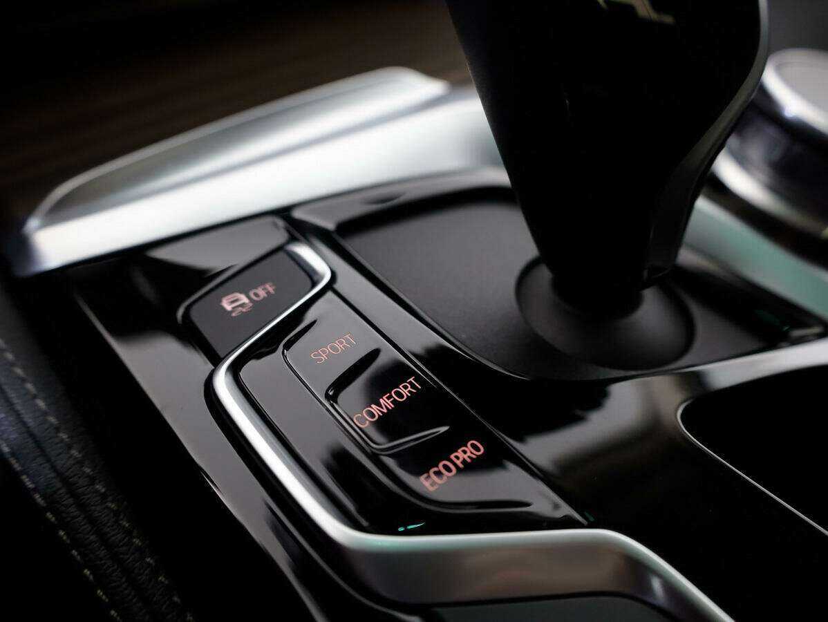 BMW 5 серии 2018 года с пробегом. Фото: #12