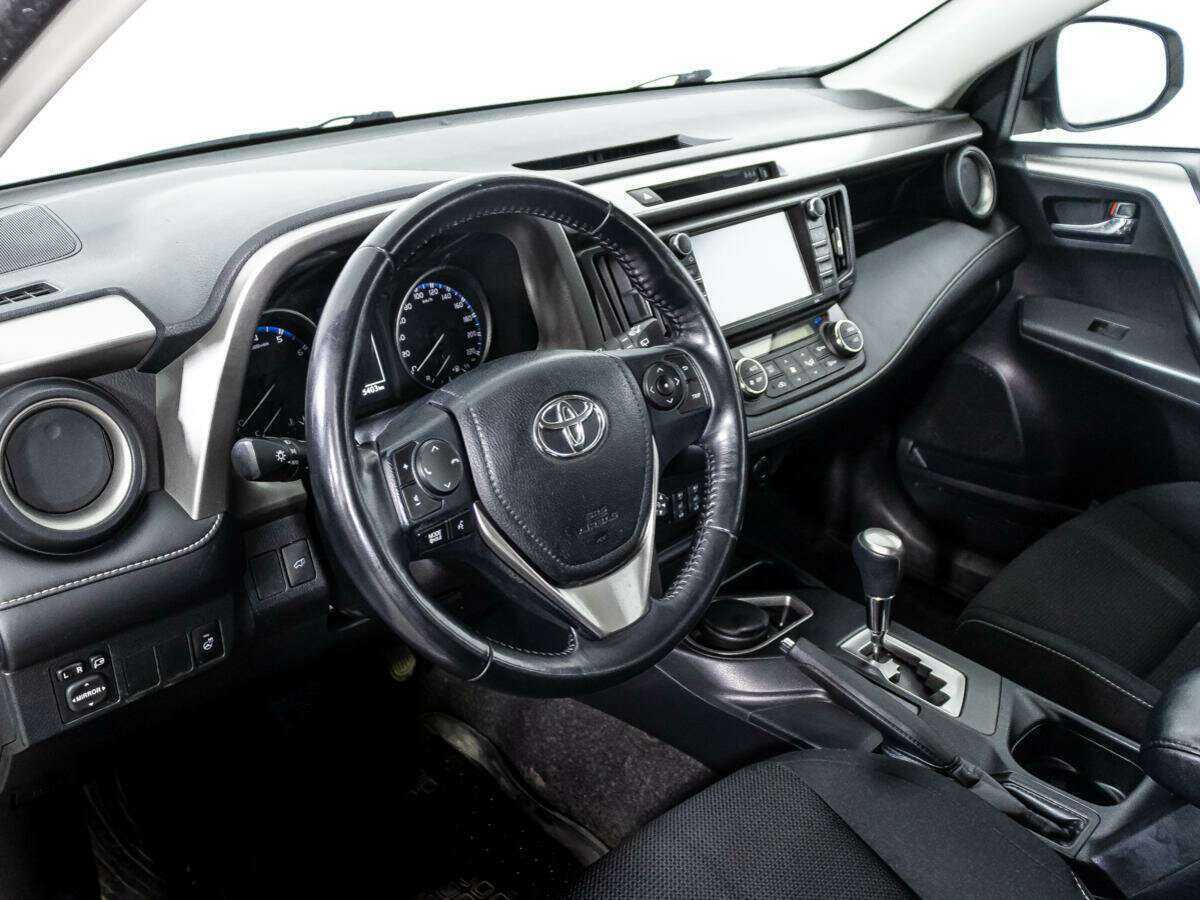 Toyota RAV4 2017 года с пробегом. Фото: #10