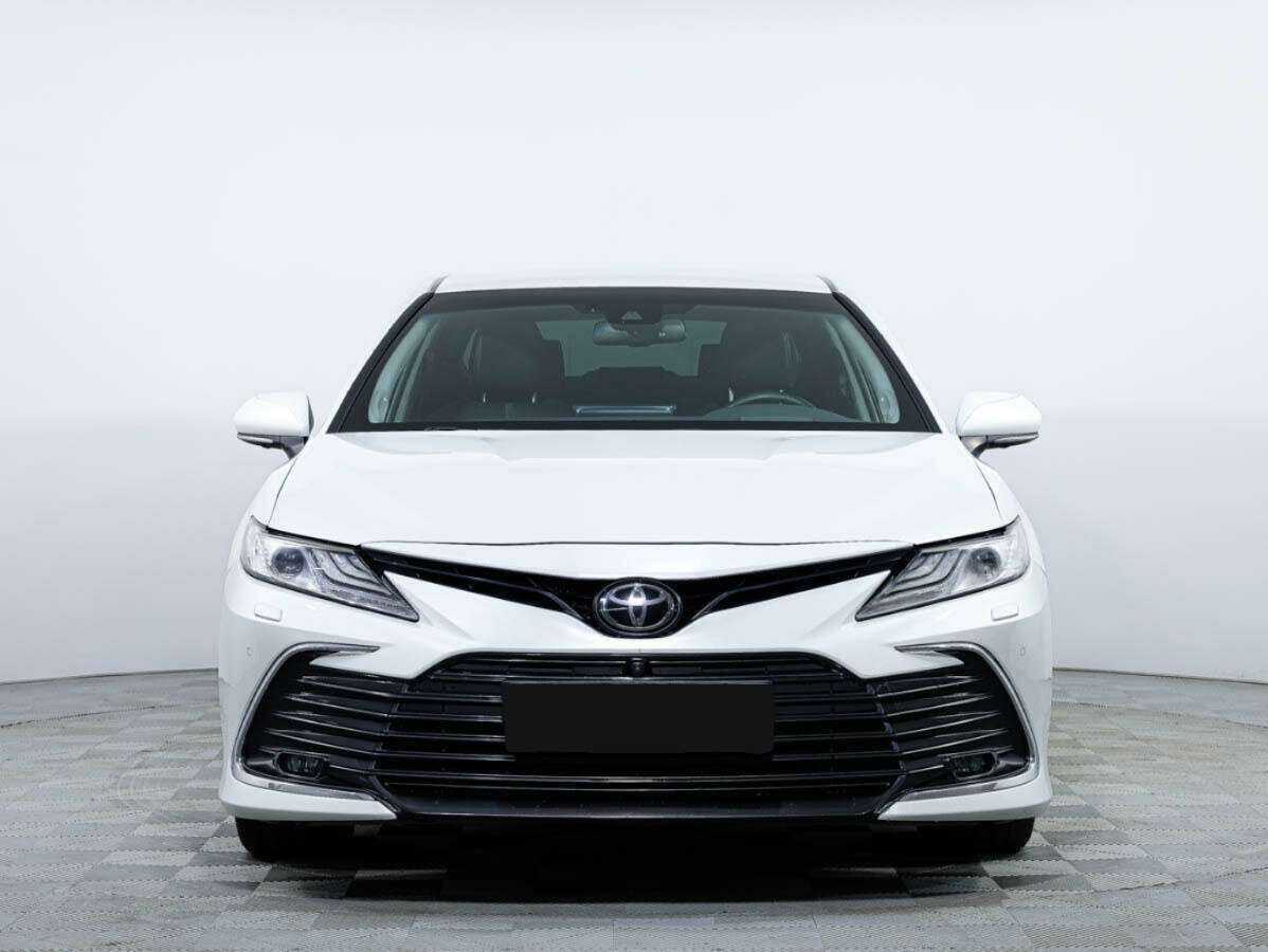 Toyota Camry 2021 года с пробегом. Фото: #1