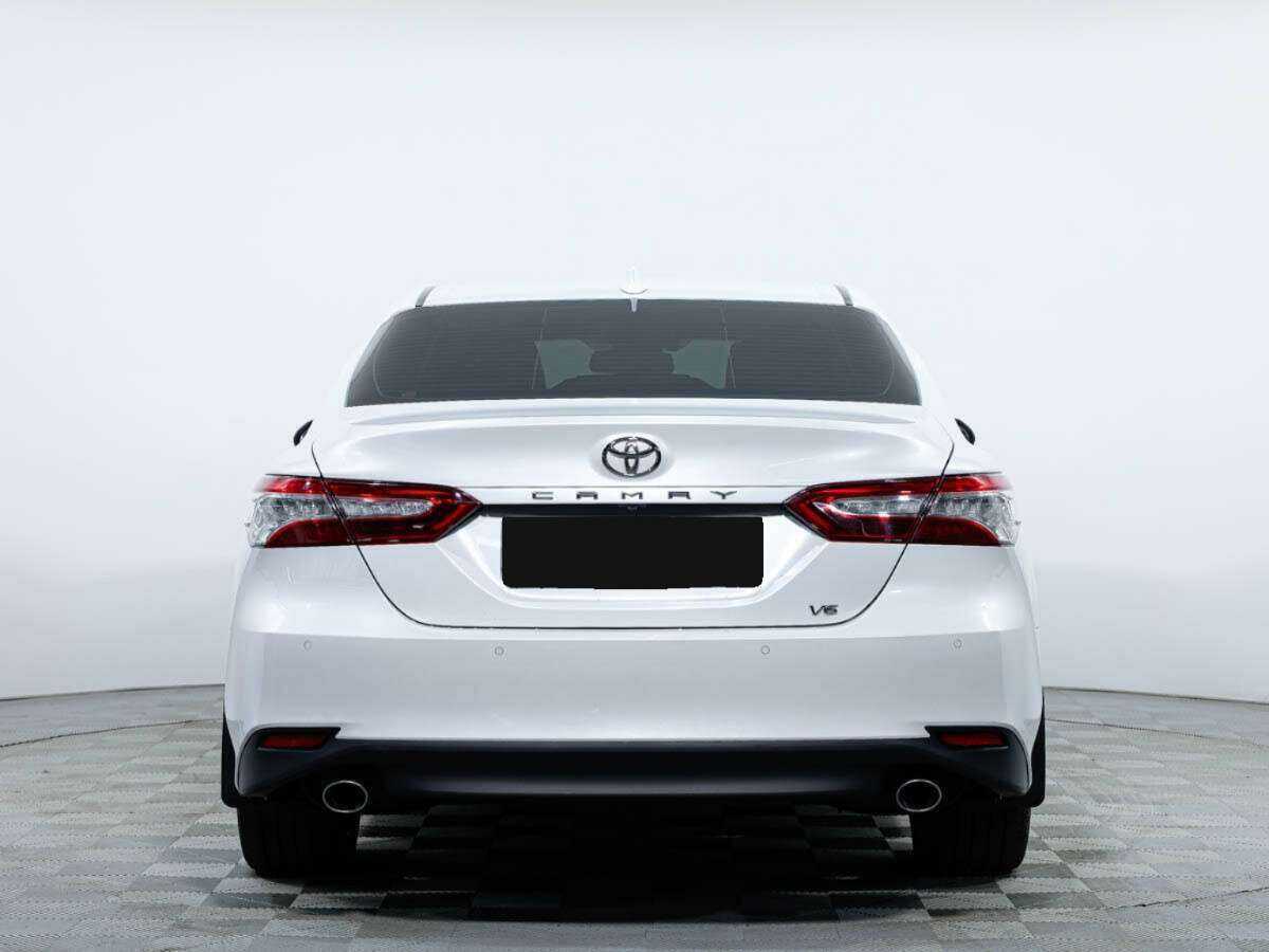 Toyota Camry 2021 года с пробегом. Фото: #4