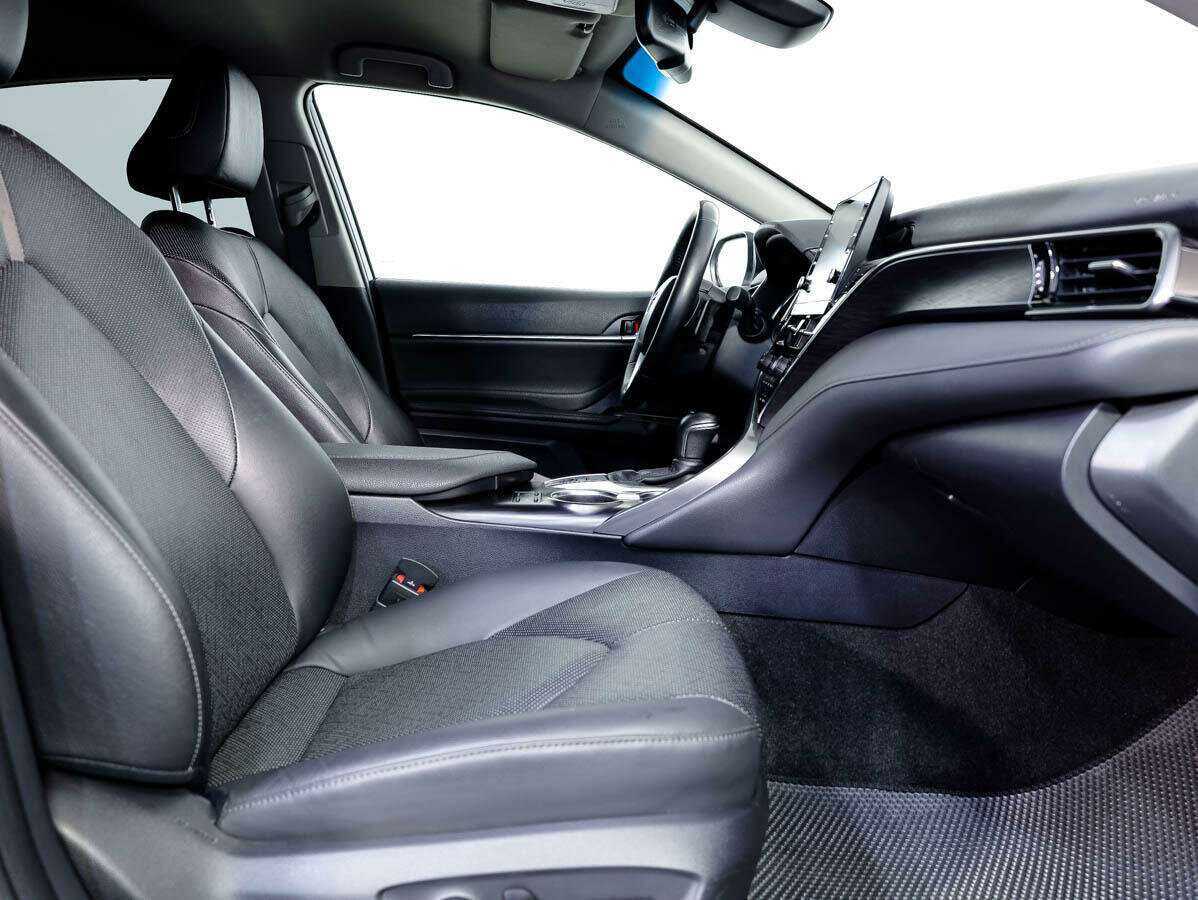 Toyota Camry 2021 года с пробегом. Фото: #10