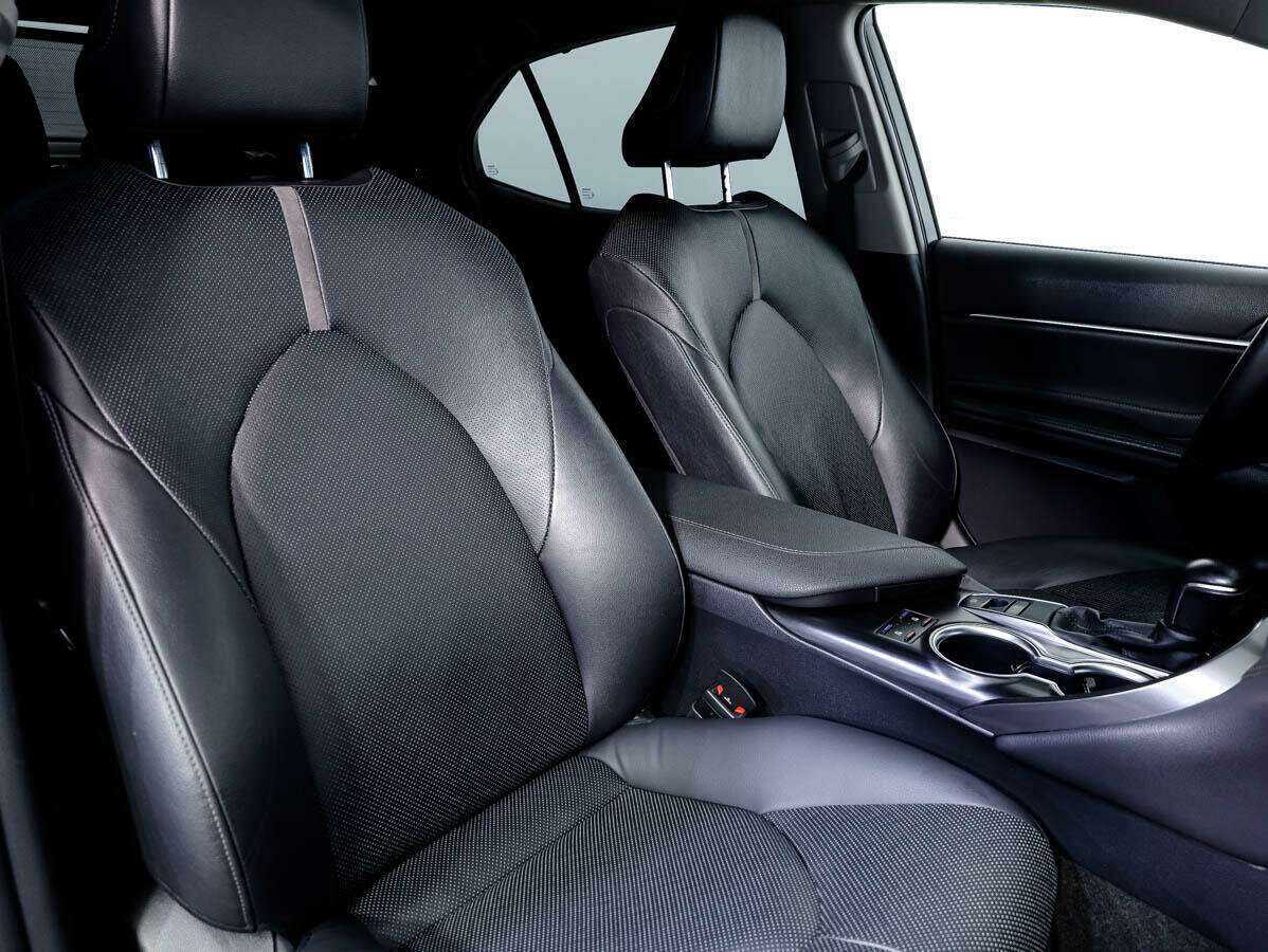 Toyota Camry 2021 года с пробегом. Фото: #11