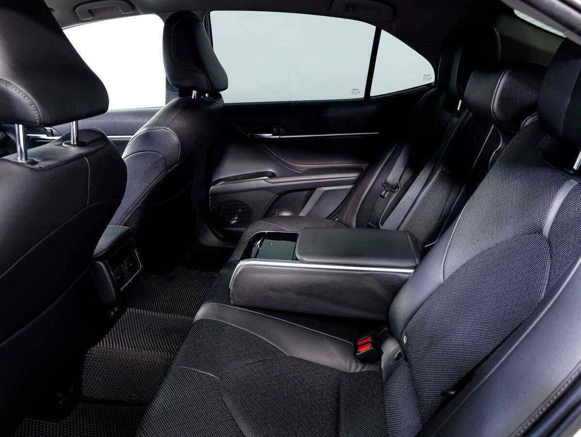 Toyota Camry 2021 года с пробегом. Фото: #13