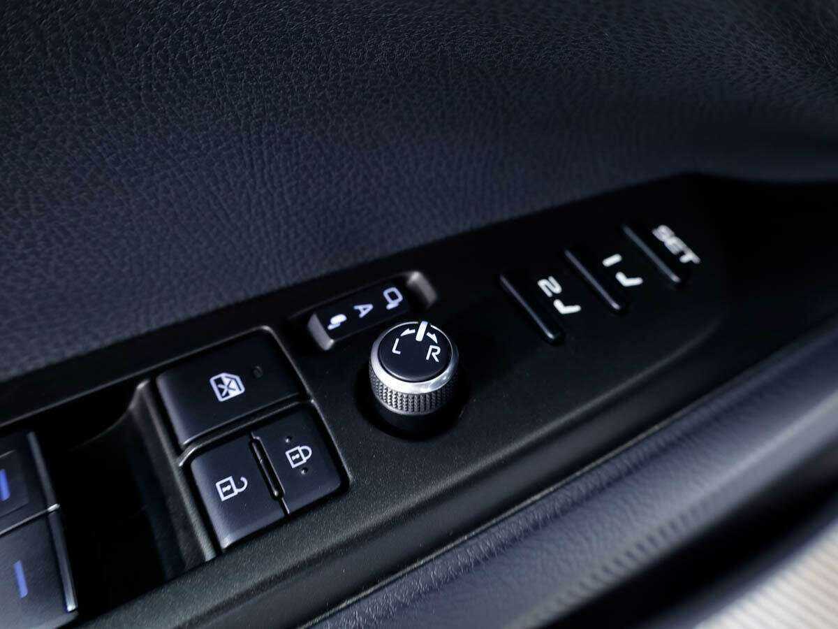 Toyota Camry 2021 года с пробегом. Фото: #17