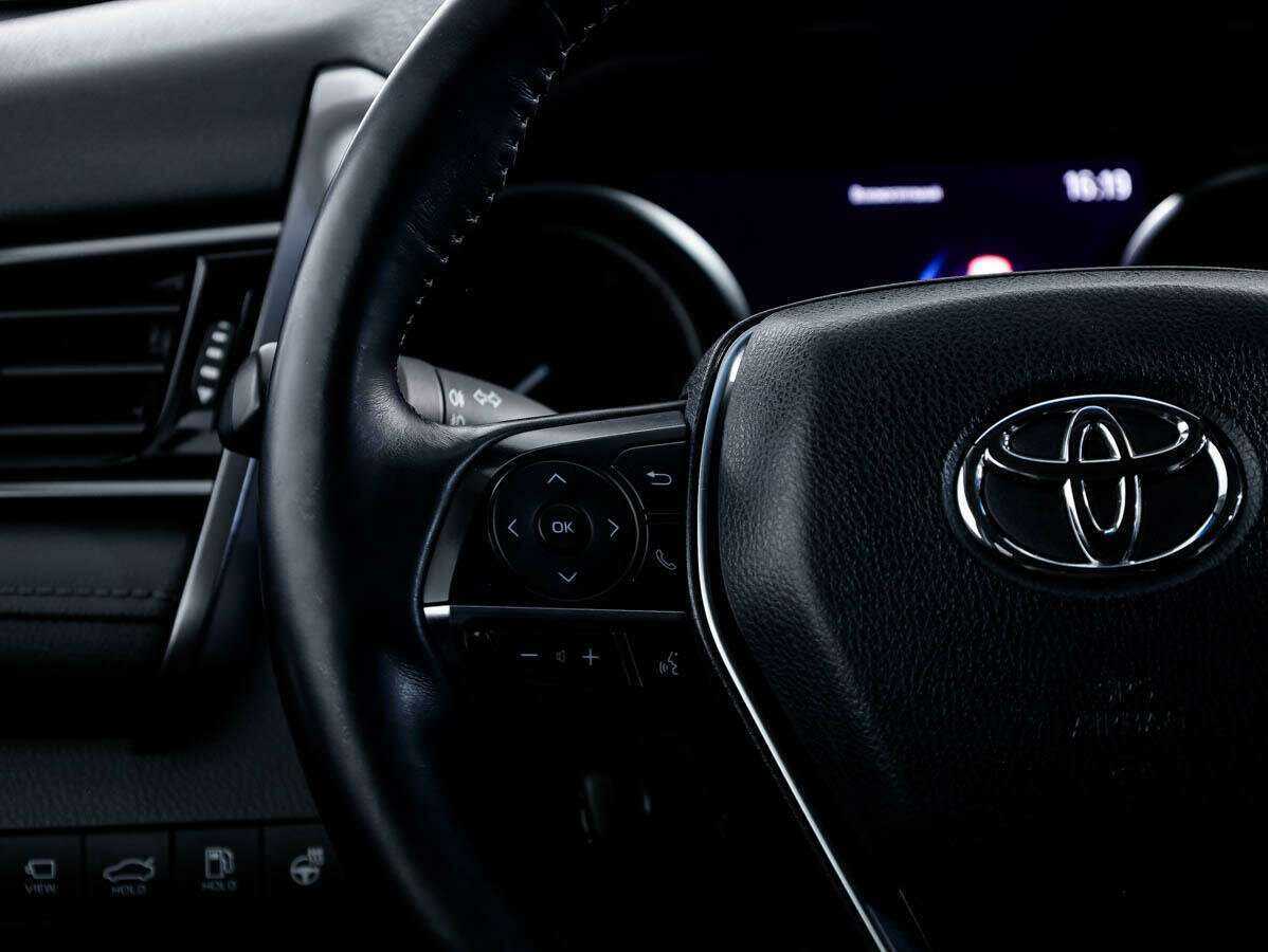 Toyota Camry 2021 года с пробегом. Фото: #20