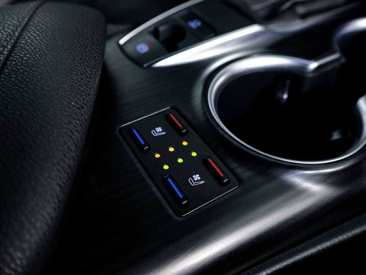 Toyota Camry 2021 года с пробегом. Фото: #29