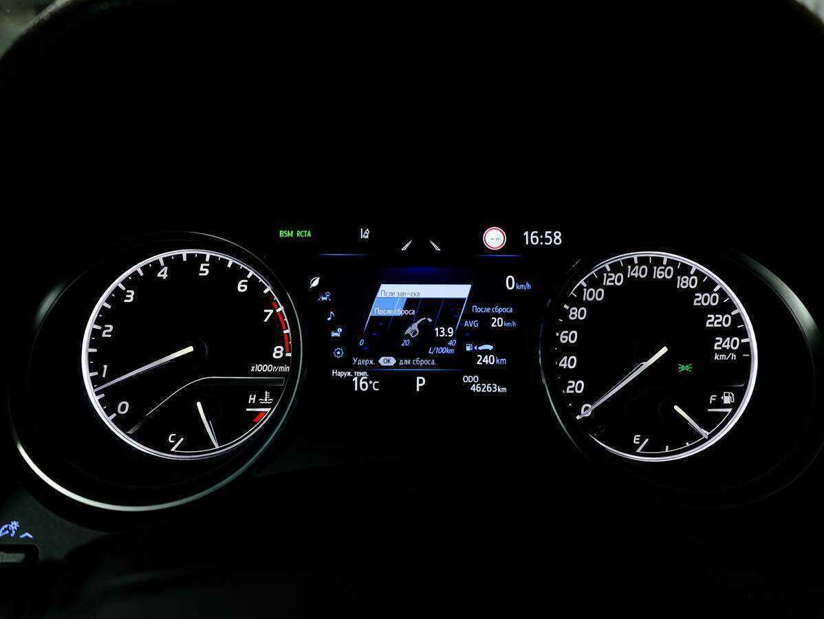 Toyota Camry 2021 года с пробегом. Фото: #31