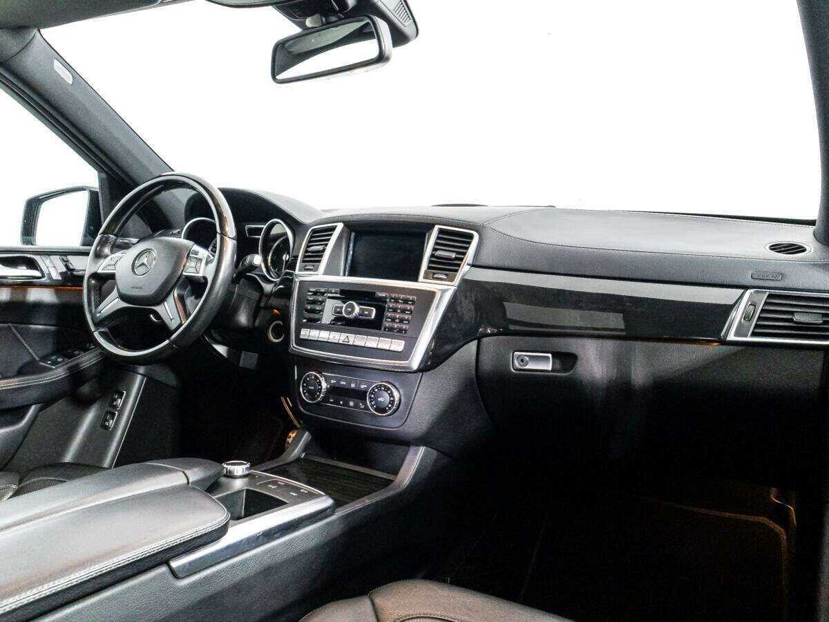 Mercedes-Benz GL-Класс 2015 года с пробегом. Фото: #8