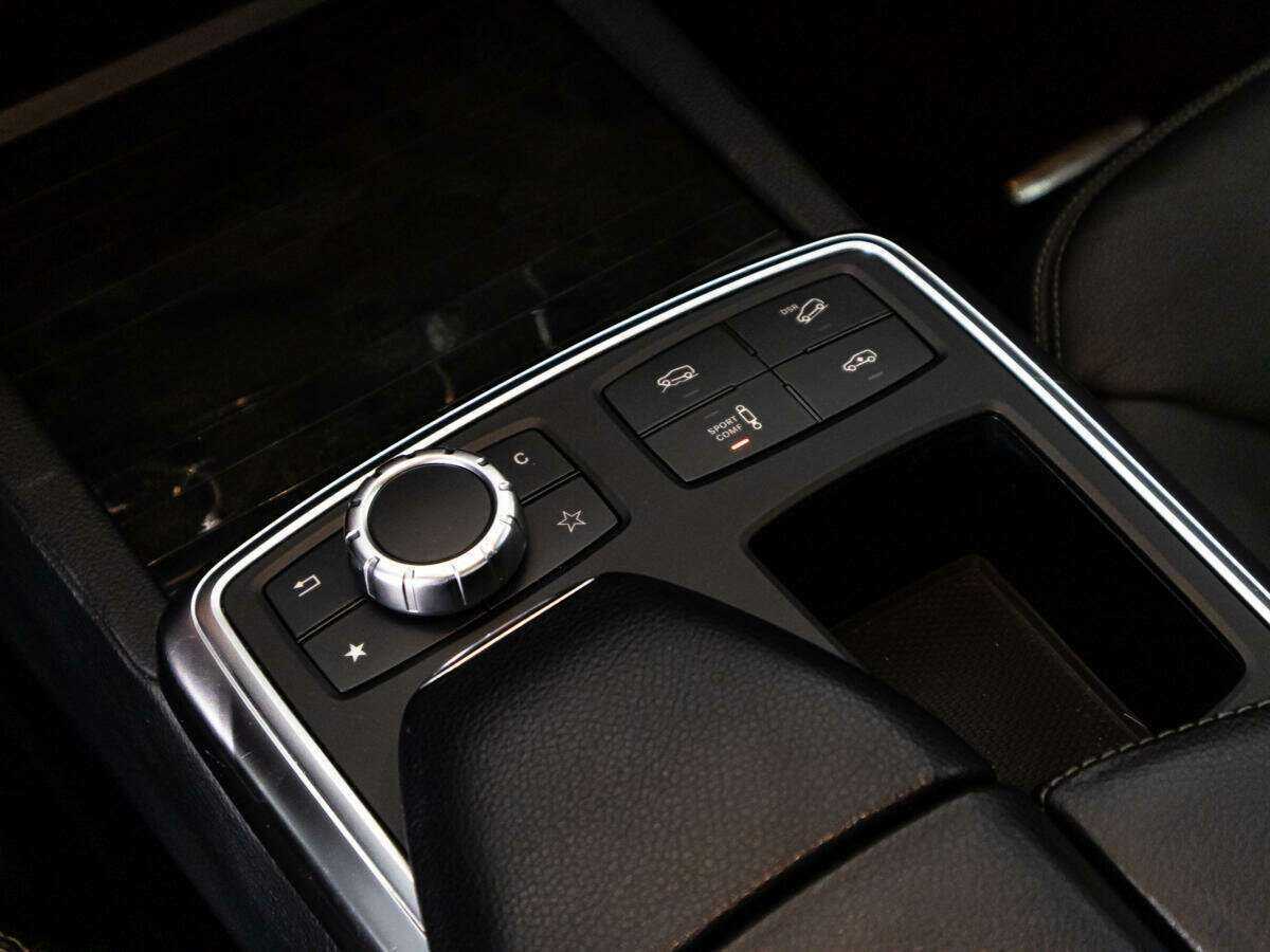 Mercedes-Benz GL-Класс 2015 года с пробегом. Фото: #17