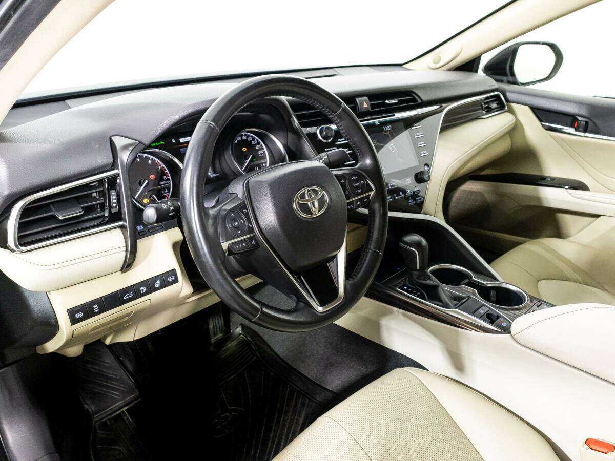 Toyota Camry 2018 года с пробегом. Фото: #10