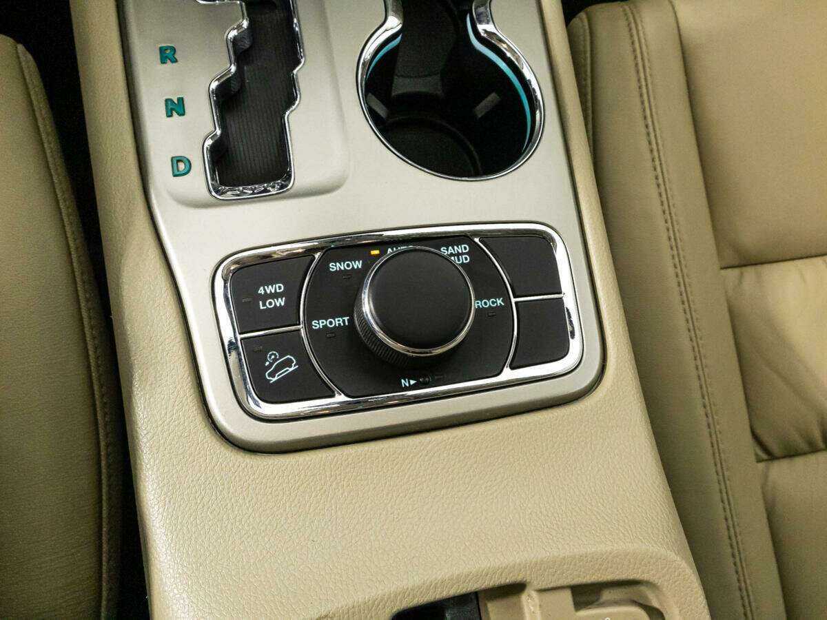 Jeep Grand Cherokee 2011 года с пробегом. Фото: #16