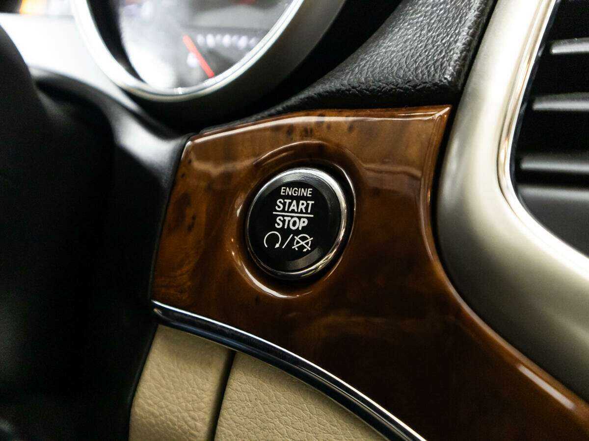 Jeep Grand Cherokee 2011 года с пробегом. Фото: #17