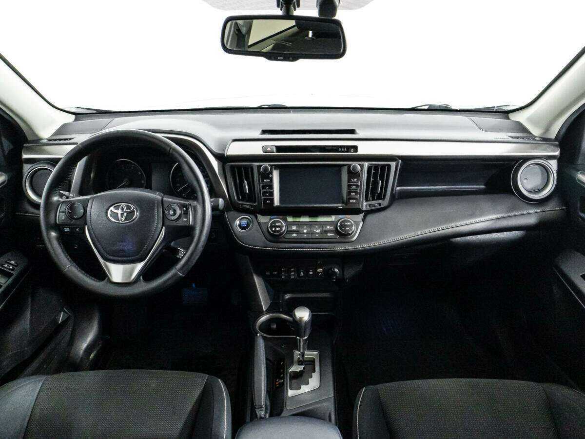 Toyota RAV4 2018 года с пробегом. Фото: #12