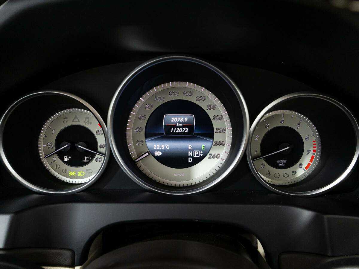 Mercedes-Benz E-Класс 2015 года с пробегом. Фото: #11