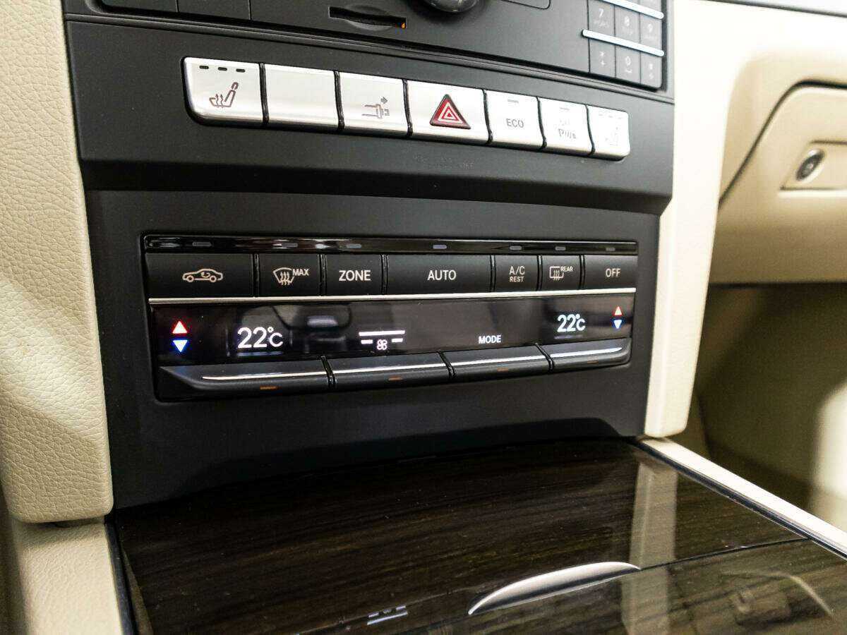 Mercedes-Benz E-Класс 2015 года с пробегом. Фото: #17