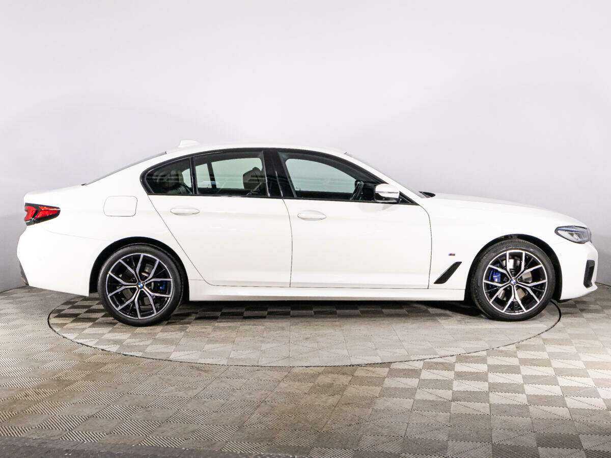 BMW 5 серии 2020 года с пробегом. Фото: #3