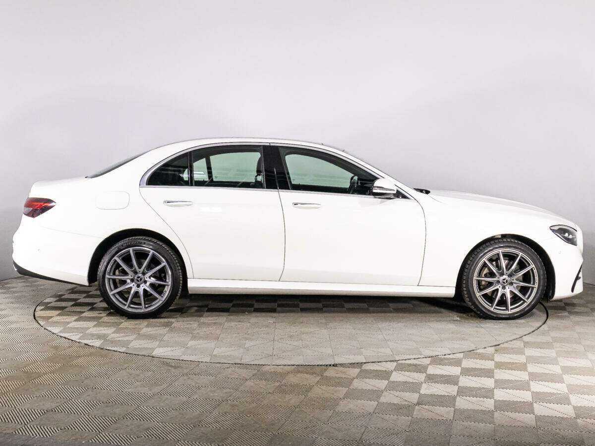 Mercedes-Benz E-Класс 2021 года с пробегом. Фото: #3