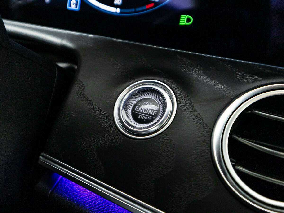 Mercedes-Benz E-Класс 2021 года с пробегом. Фото: #19