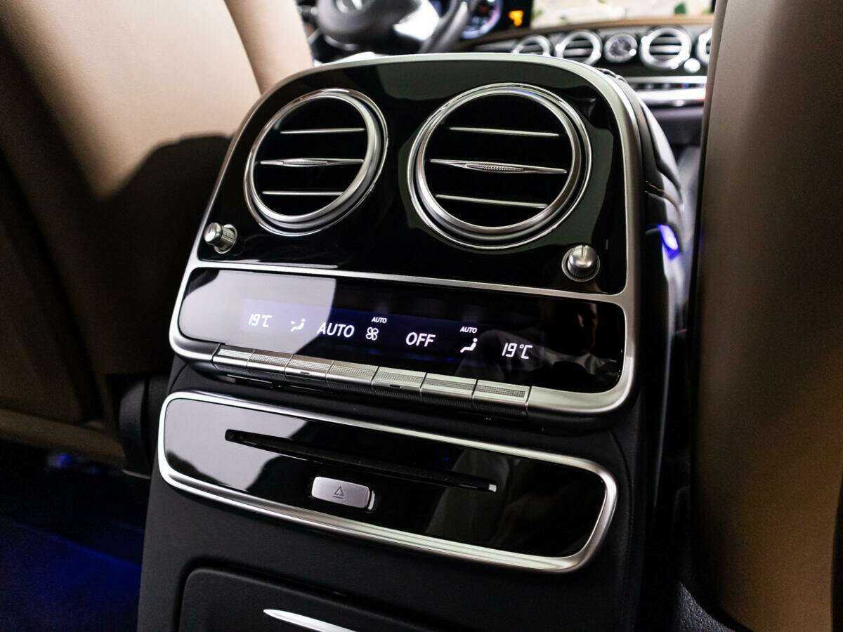 Mercedes-Benz S-Класс AMG 2015 года с пробегом. Фото: #24