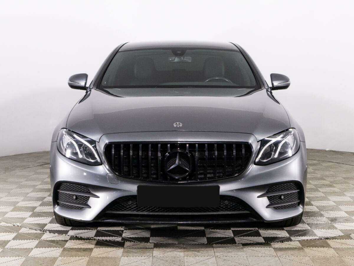 Mercedes-Benz E-Класс 2019 года с пробегом. Фото: #1