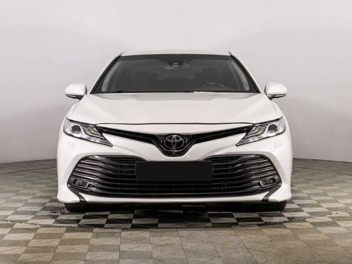 Toyota Camry 2018 года с пробегом. Фото: #1