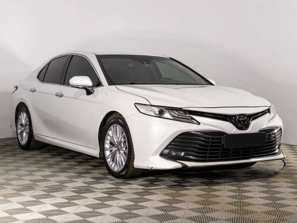 Toyota Camry 2018 года с пробегом. Фото: #2