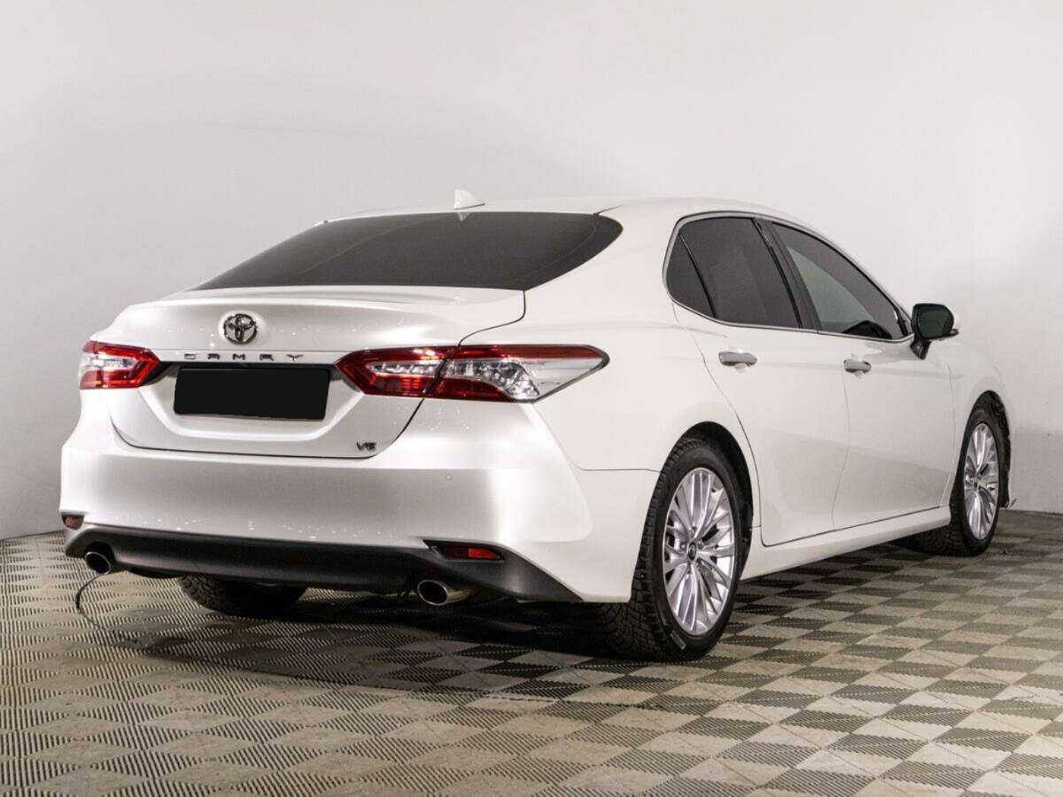 Toyota Camry 2018 года с пробегом. Фото: #4