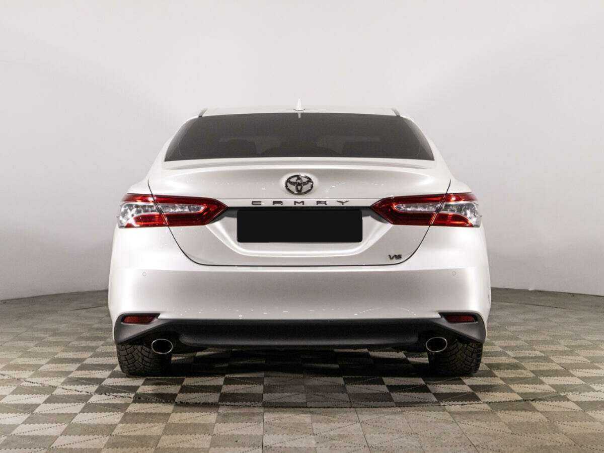Toyota Camry 2018 года с пробегом. Фото: #5