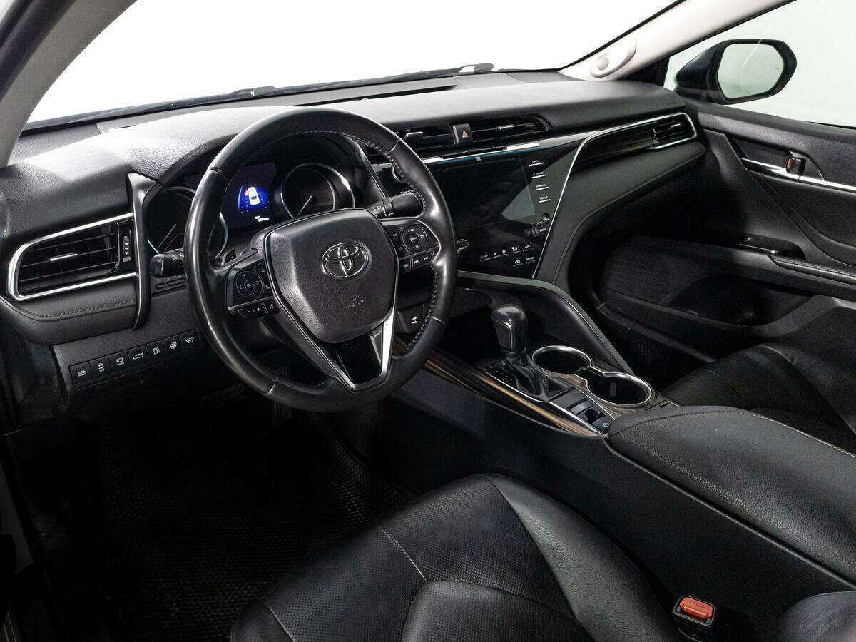 Toyota Camry 2018 года с пробегом. Фото: #10