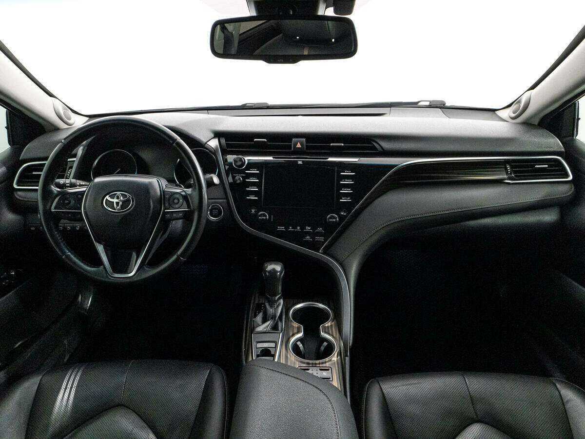 Toyota Camry 2018 года с пробегом. Фото: #12