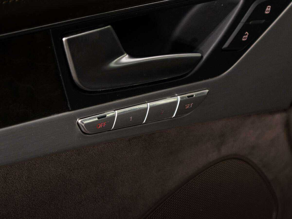 Audi A8 2014 года с пробегом. Фото: #24