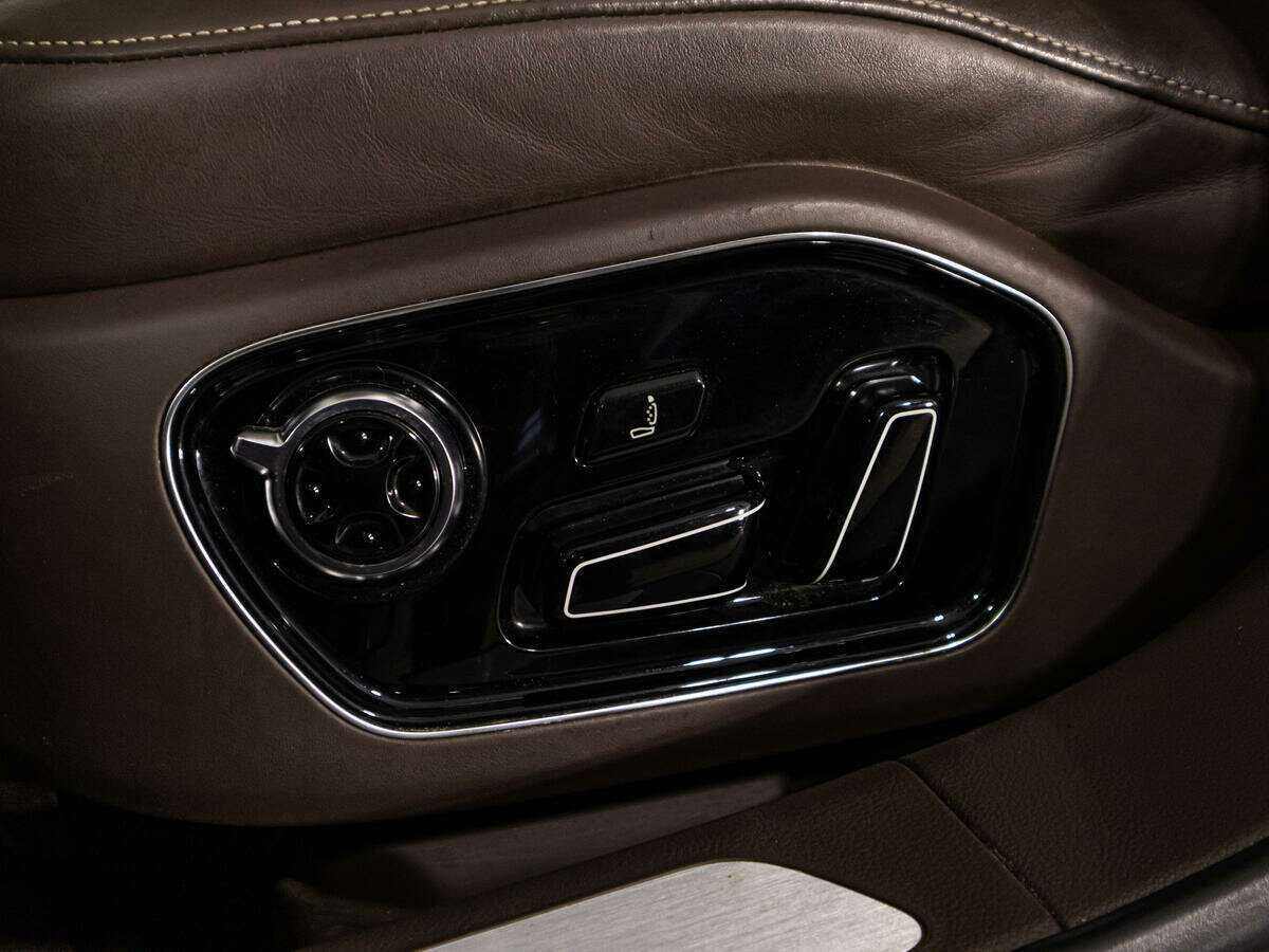 Audi A8 2014 года с пробегом. Фото: #25