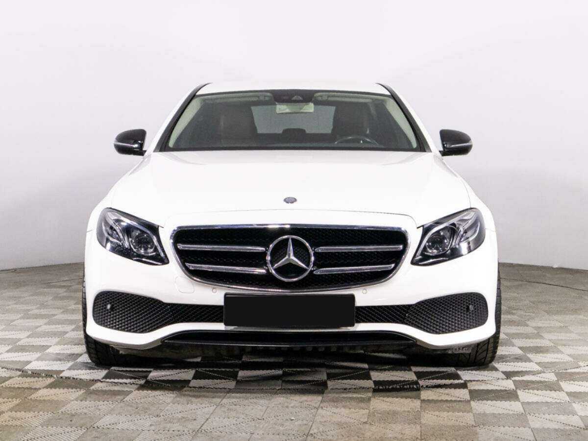 Mercedes-Benz E-Класс 2016 года с пробегом. Фото: #1