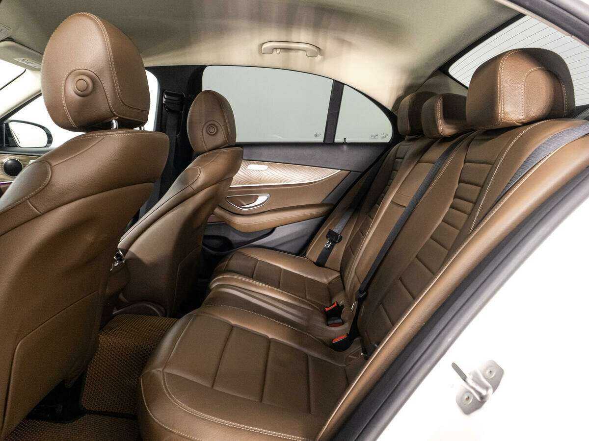 Mercedes-Benz E-Класс 2016 года с пробегом. Фото: #9