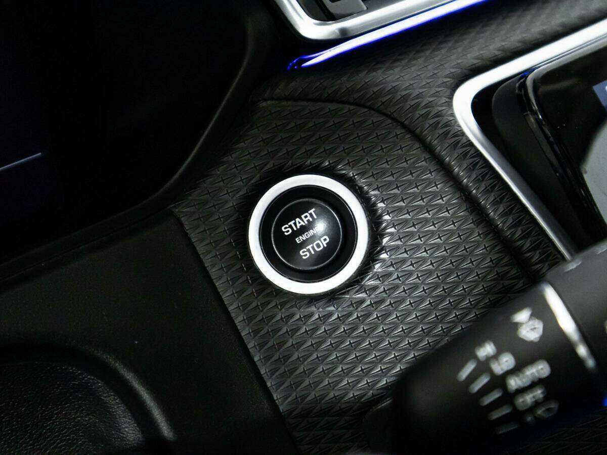 Land Rover Range Rover Velar 2019 года с пробегом. Фото: #18