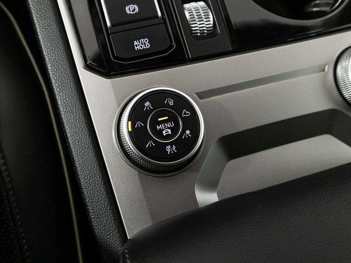 Volkswagen Touareg 2018 года с пробегом. Фото: #19