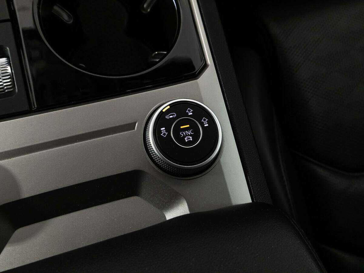 Volkswagen Touareg 2018 года с пробегом. Фото: #20