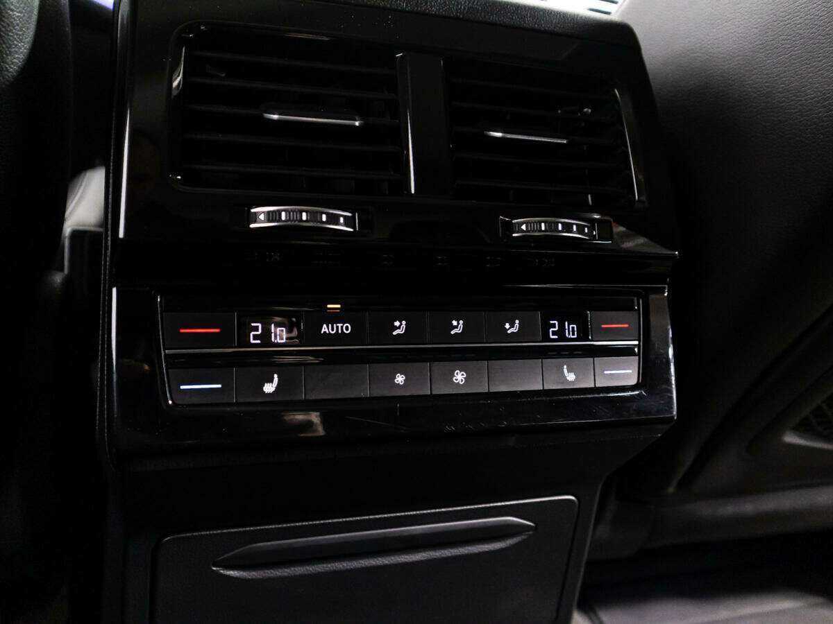 Volkswagen Touareg 2018 года с пробегом. Фото: #23