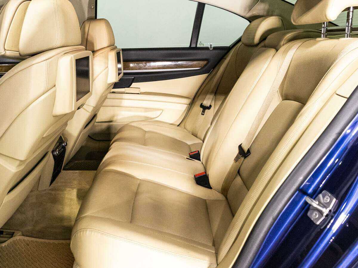 BMW 7 серии 2011 года с пробегом. Фото: #9