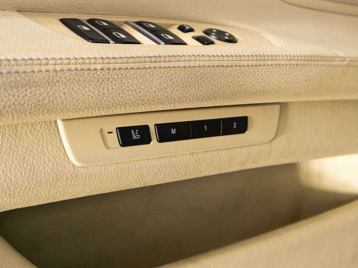 BMW 7 серии 2011 года с пробегом. Фото: #16