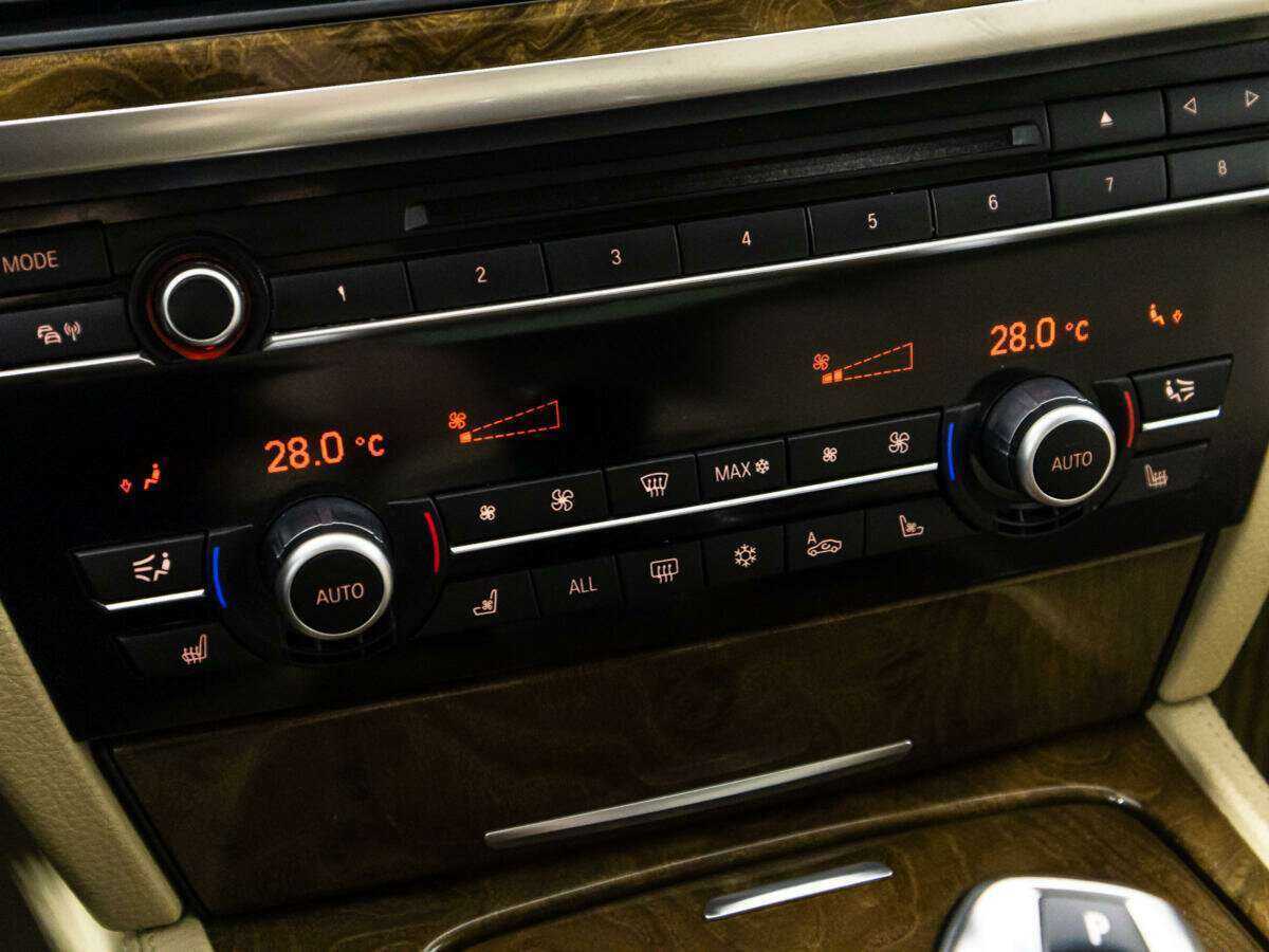 BMW 7 серии 2011 года с пробегом. Фото: #20