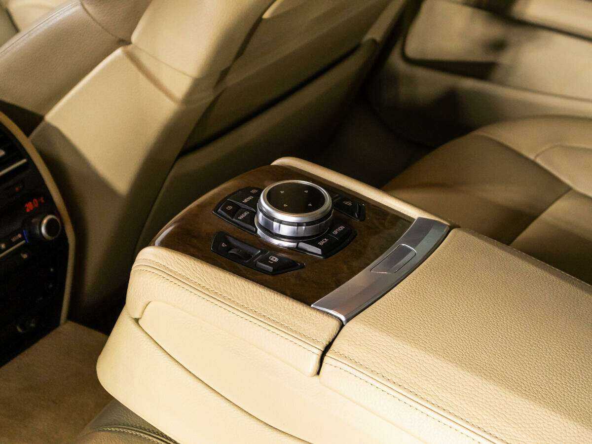 BMW 7 серии 2011 года с пробегом. Фото: #22