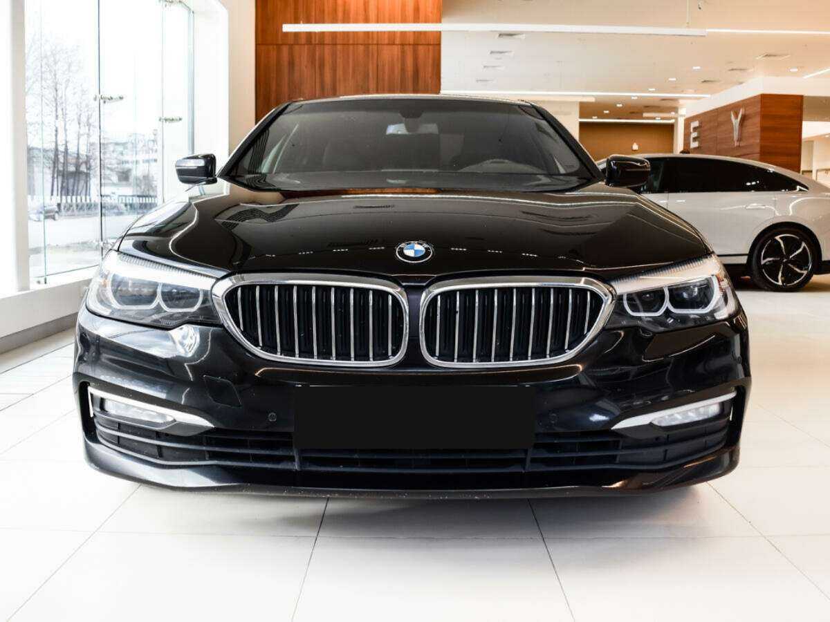BMW 5 серии 2018 года с пробегом. Фото: #1