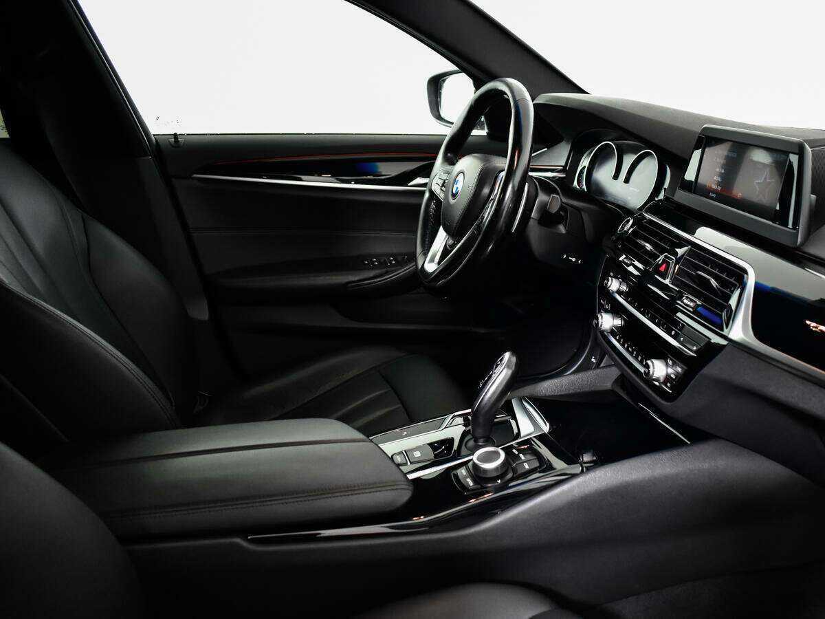 BMW 5 серии 2018 года с пробегом. Фото: #6