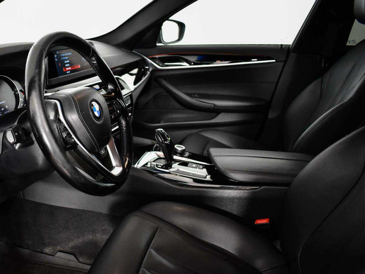 BMW 5 серии 2018 года с пробегом. Фото: #10