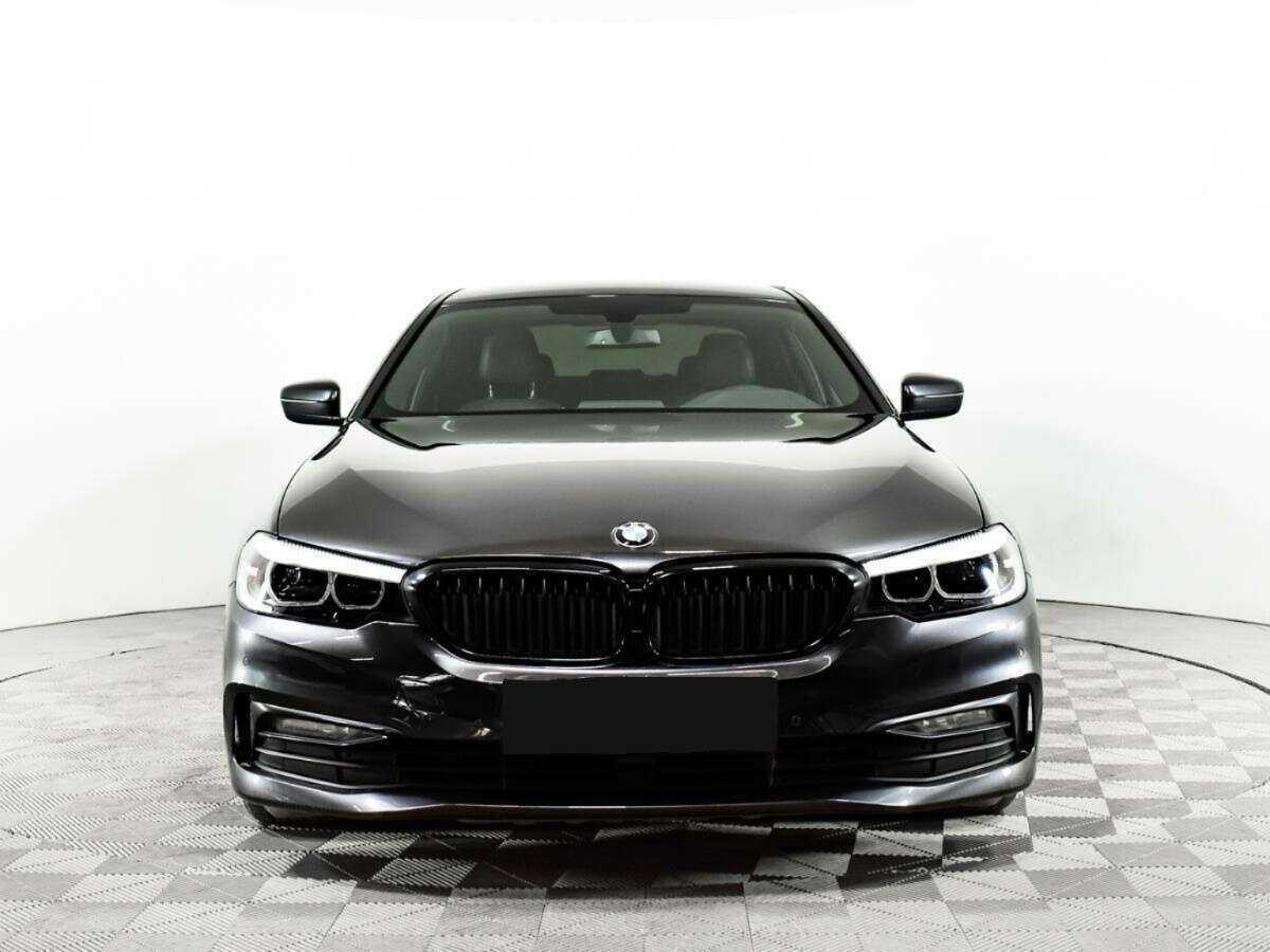 BMW 5 серии 2019 года с пробегом. Фото: #1