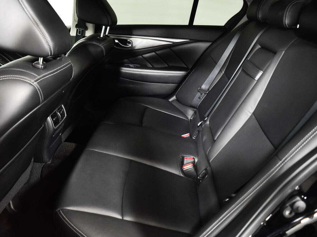 Infiniti Q50 2018 года с пробегом. Фото: #9